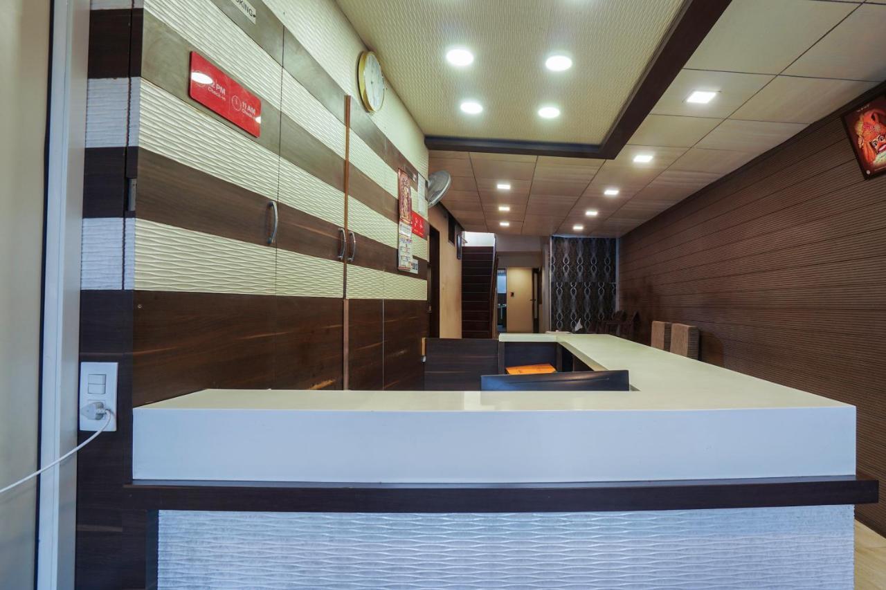 Oyo 13535 Aakash Hotel Ahmedabad Ngoại thất bức ảnh