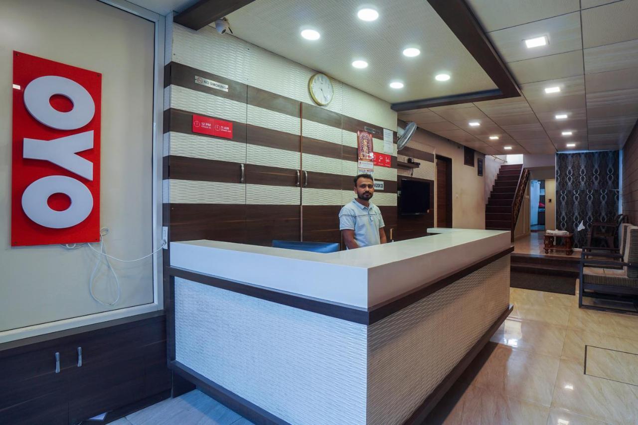 Oyo 13535 Aakash Hotel Ahmedabad Ngoại thất bức ảnh