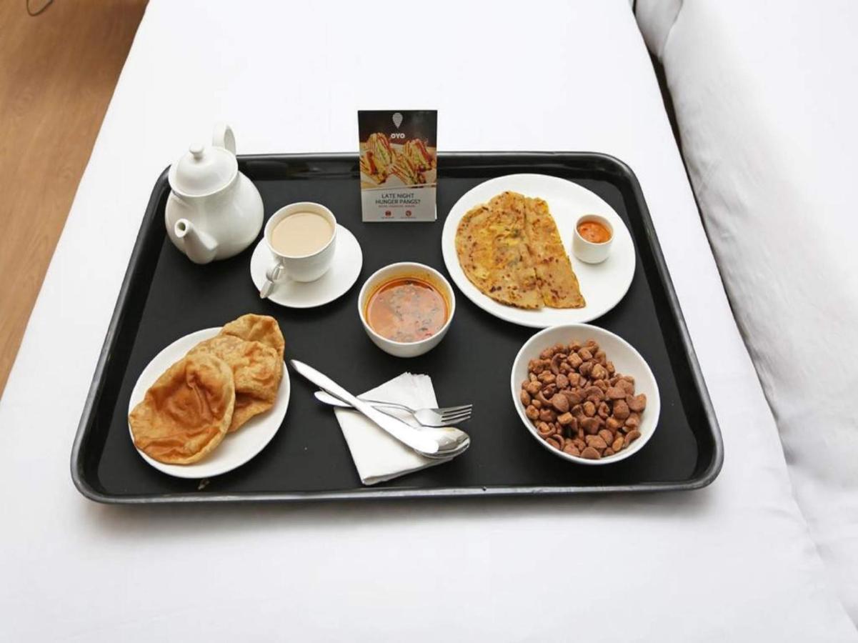 Oyo 13535 Aakash Hotel Ahmedabad Ngoại thất bức ảnh