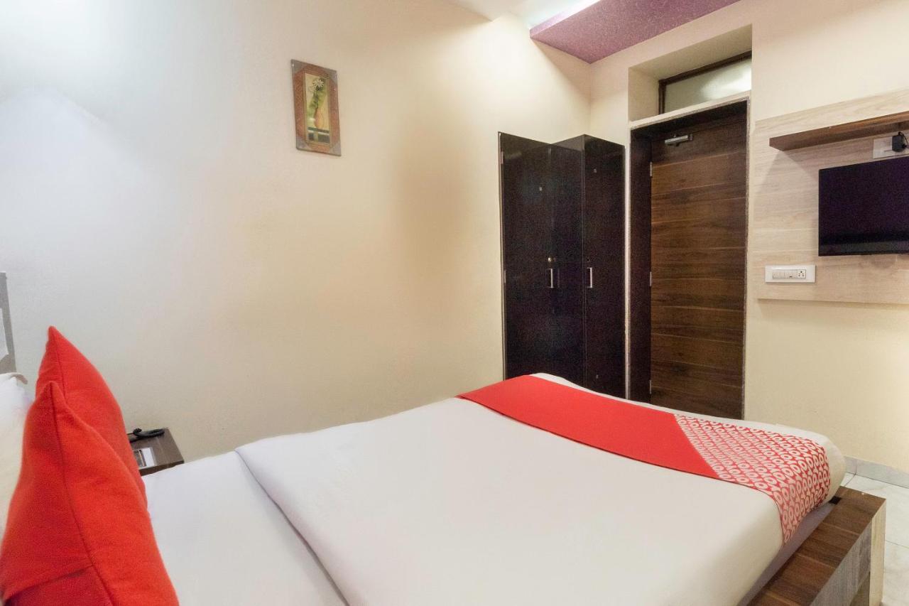 Oyo 13535 Aakash Hotel Ahmedabad Ngoại thất bức ảnh