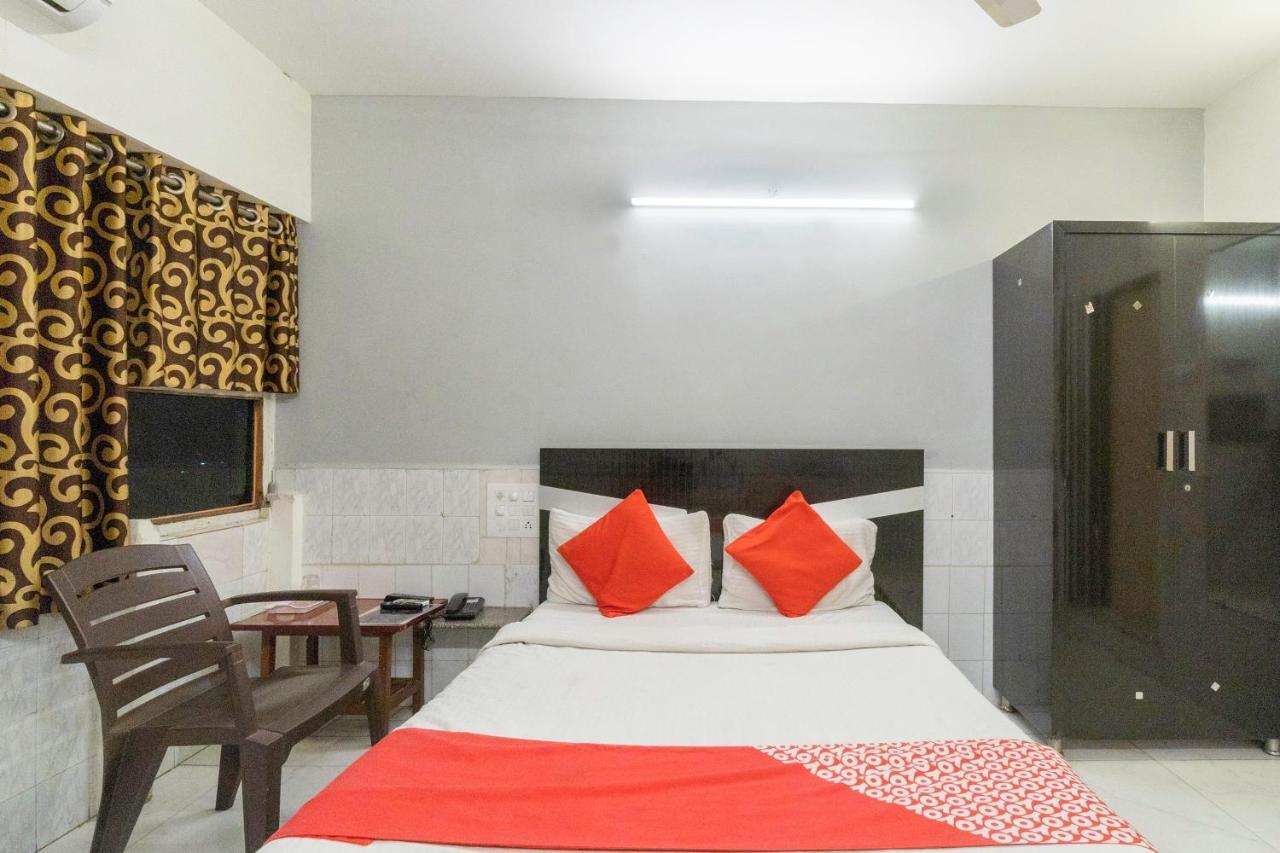 Oyo 13535 Aakash Hotel Ahmedabad Ngoại thất bức ảnh