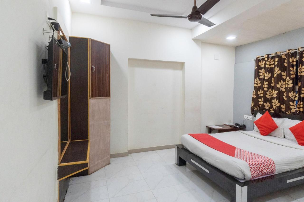Oyo 13535 Aakash Hotel Ahmedabad Ngoại thất bức ảnh