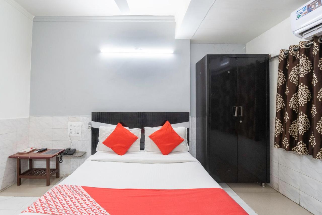Oyo 13535 Aakash Hotel Ahmedabad Ngoại thất bức ảnh