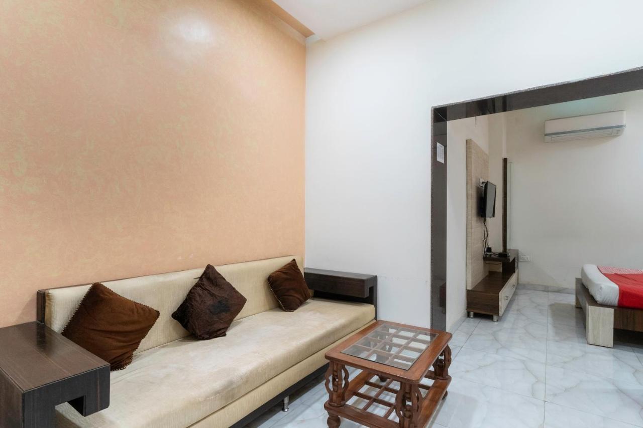 Oyo 13535 Aakash Hotel Ahmedabad Ngoại thất bức ảnh
