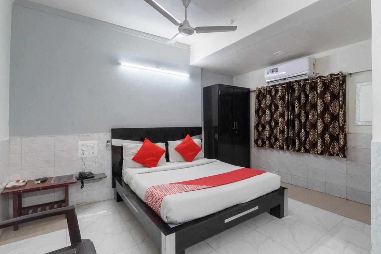 Oyo 13535 Aakash Hotel Ahmedabad Ngoại thất bức ảnh